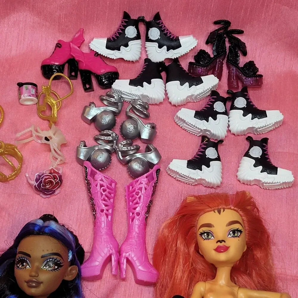 Monster High Dolls and Accessories Clothes Purses Earrings Luggage Balloons G3